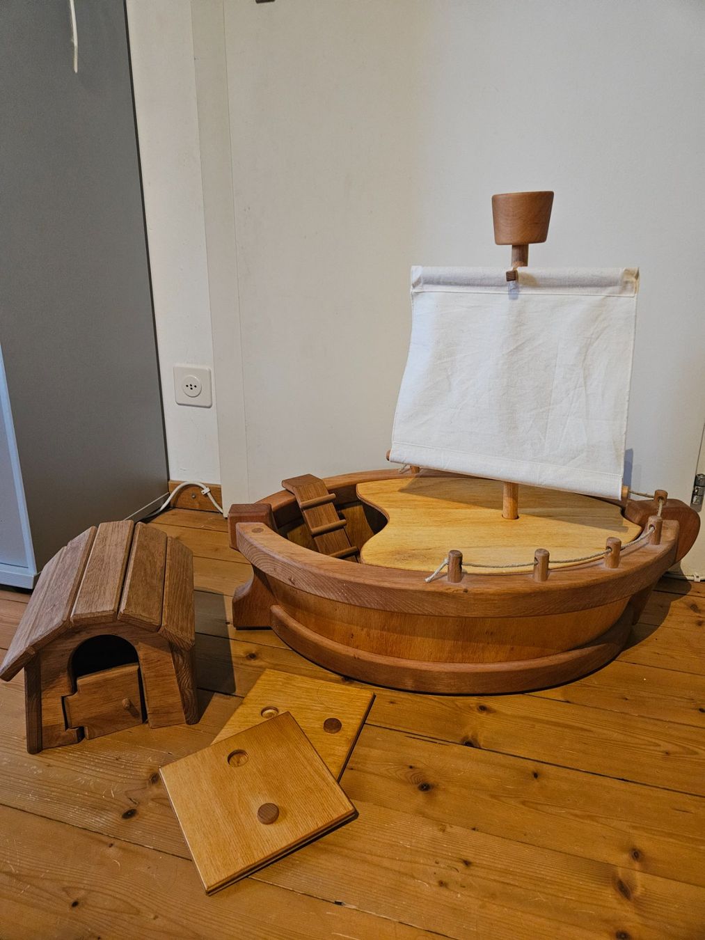 Ostheimer Spielzeuge: Ostheimer Holz Schiff gross, Waldorf, umbaubar – Gebraucht aus Rifferswil von fle_5nqr