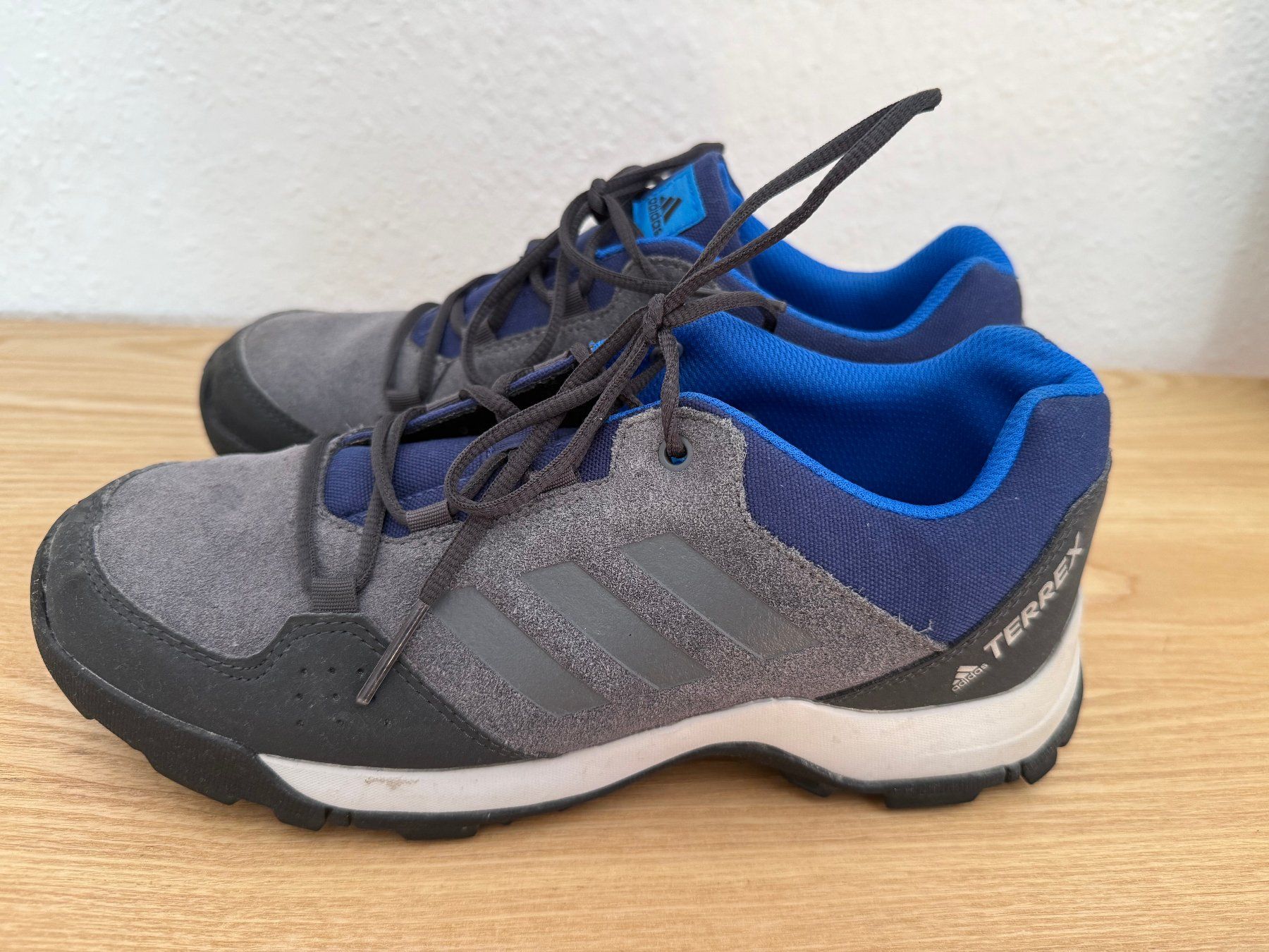 Adidas Scarpe da donna: Adidas Terrex Schuhe Gr. 39.5 – Usato da Kirchdorf AG venduto da coco123