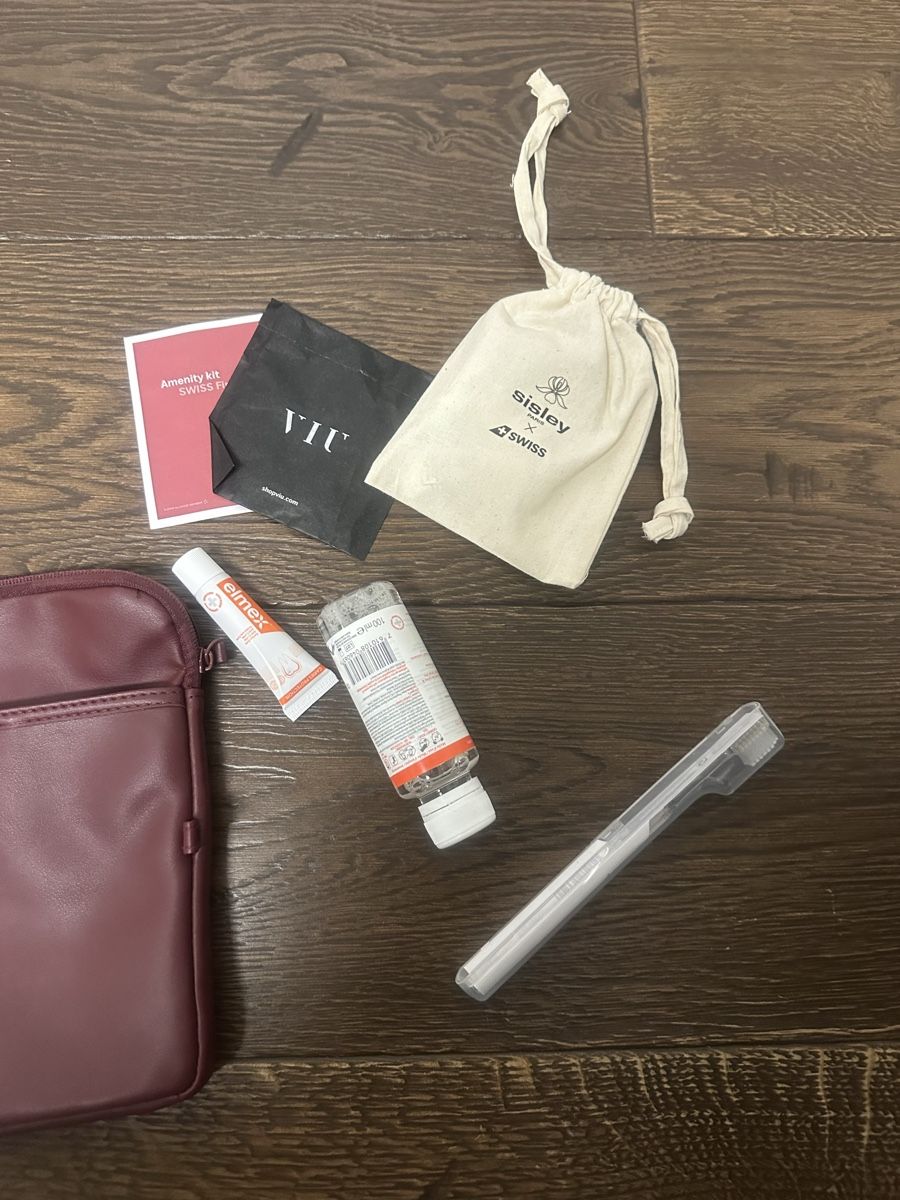 Custodie per cosmetici: Zimmerli X Swiss First Class Amnity Kit – Nuovo e nell'imballaggio originale da Büren SO venduto da Nico59 2