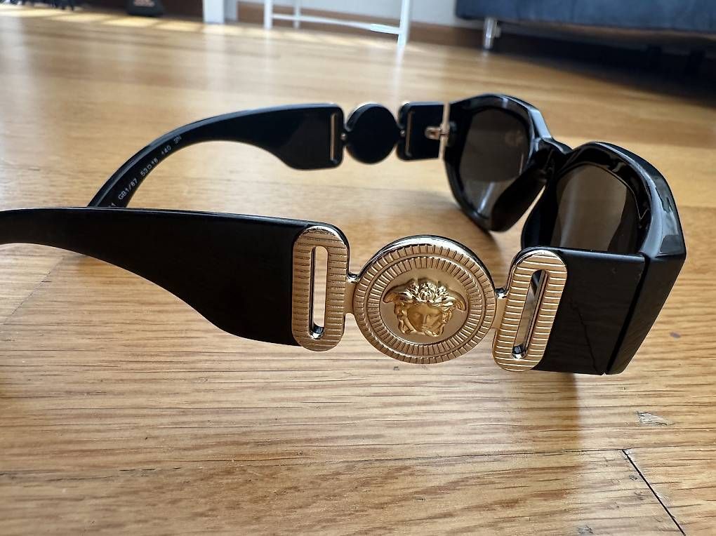 Brillen & Gläser: Versace Sonnenbrille – Gebraucht aus Basel von sel_57zp 1