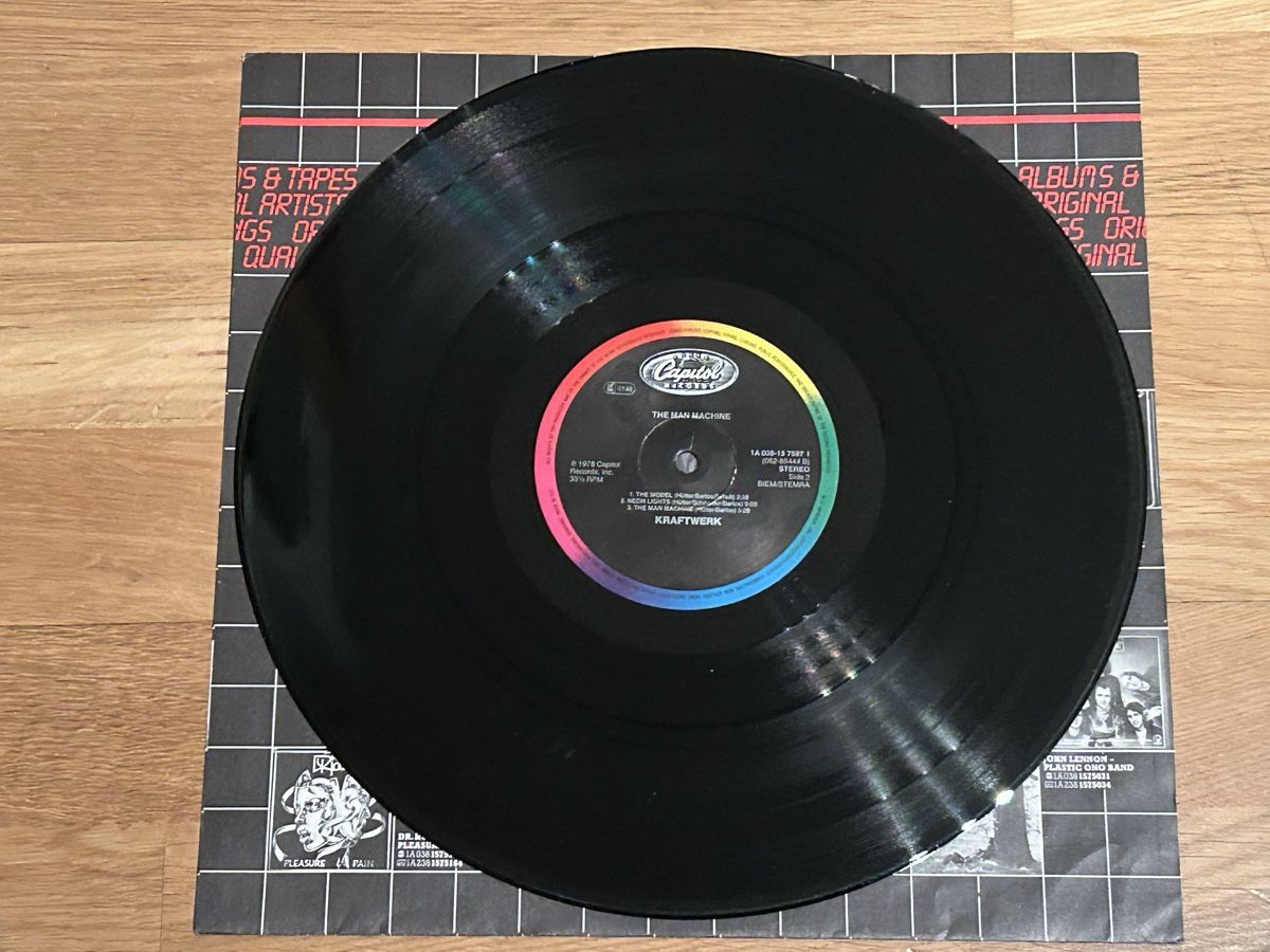 Dischi in vinile: Kraftwerk. The Man Machine – Usato da Faulensee venduto da Mizuno06 3