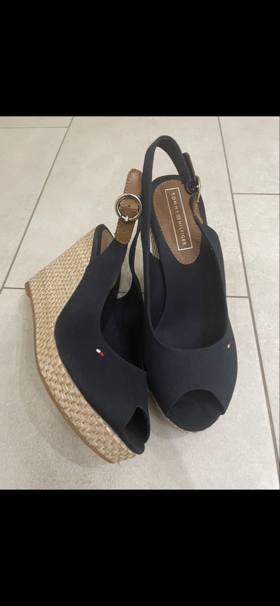 Tommy Hilfiger Scarpe da donna: Tommy Hilfiger Sandalen – Nuovo e nell'imballaggio originale da Rothrist venduto da ilodj 3