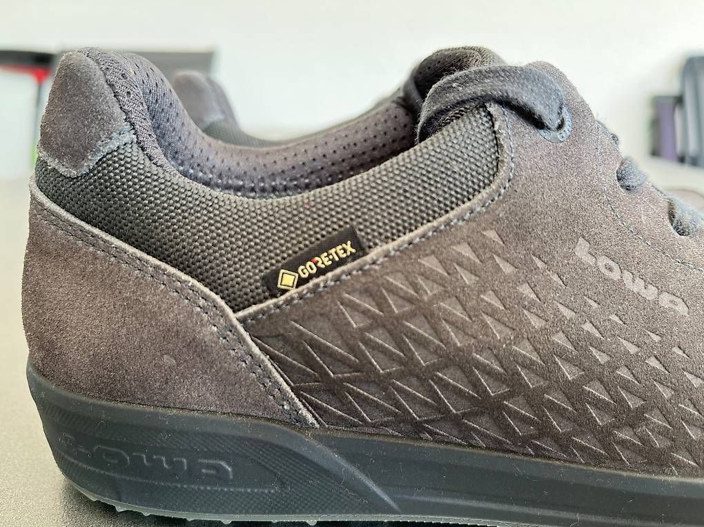 Herrenschuhe: Trekkingschuhe LOWA Goretex Grösse 42 – Gebraucht aus Amriswil von Velowenk 1