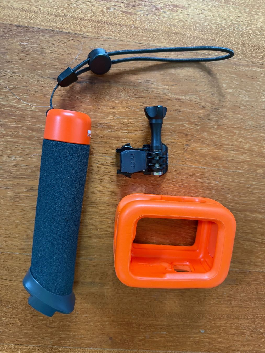 Gopro Stative & Köpfe: GoPro Bade Bundle (Floaty + The Handler) – Gebraucht aus Bertschikon Gossau von CyberUrs