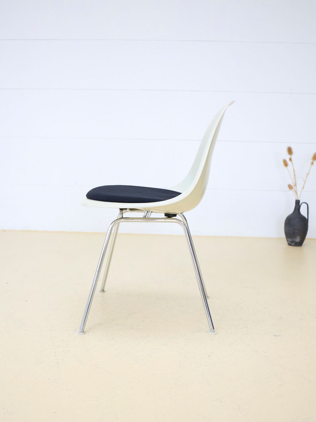 Eames Sedie: Vitra Eames Sidechair weiss – Usato da Meinisberg venduto da atelier_TILIJA 6
