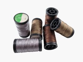 Set aus 6 Vintage Seidenspulen für Stickerei – Los 101