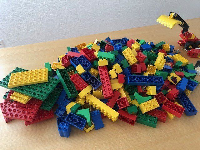 Lego Giocattoli: Lego Duplo 4.4 kg – Usato da Altbüron venduto da zet_pnw5 1