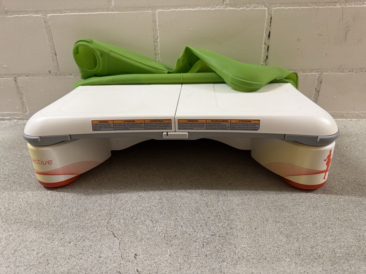 Nintendo Console: Wii Balance Board Active – Usato da Beringen venduto da ste_bh8w
