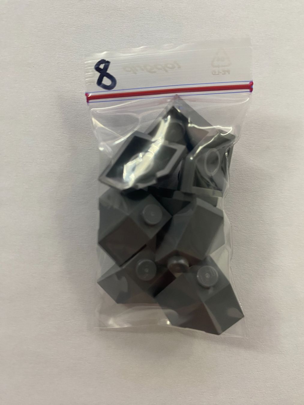 Lego Giocattoli: Lego Dark Bluish Gray Wedge 2 x 2 8 Stück – Nuovo (secondo la descrizione) da Weingarten-Kalthäusern venduto da McGmavlo 1