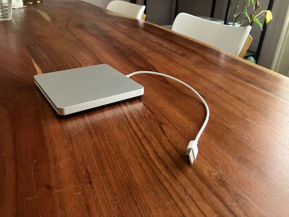 Apple SuperDrive (externes CD und DVDLaufwerk) Kaufen auf Ricardo