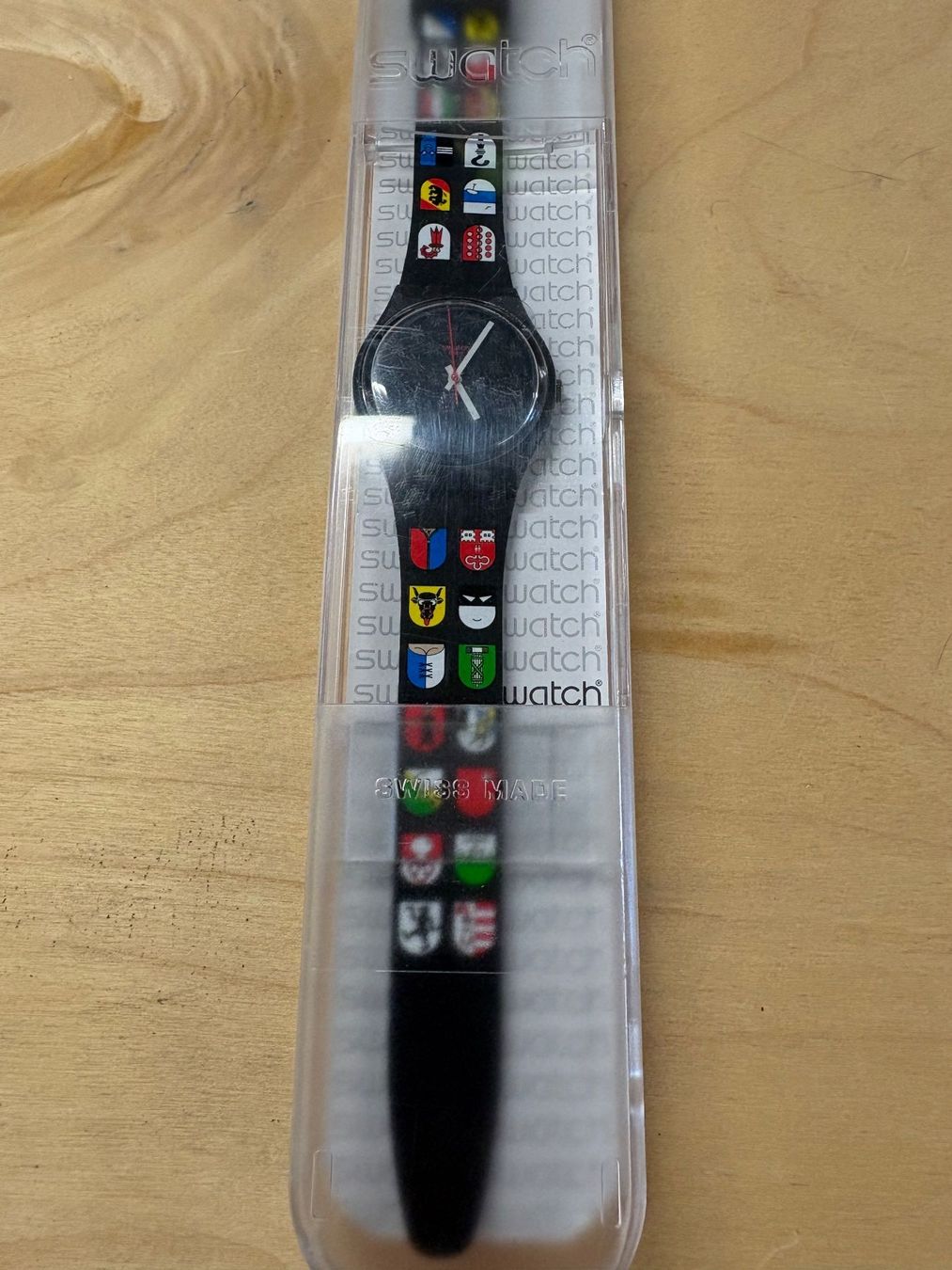 Swatch Orologi: Swatch Uhr mit Schweizer Kantonswappen in OVP – Nuovo e nell'imballaggio originale da Wiesendangen venduto da plus-minus 2