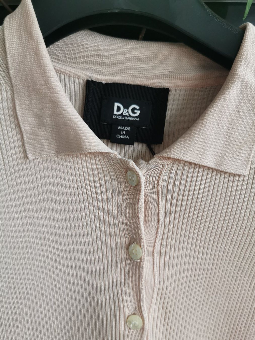 Dolce & Gabbana Tops: Dolce & Gabbana hellrosa Top – Gebraucht aus Zollikon von Oksana206 1