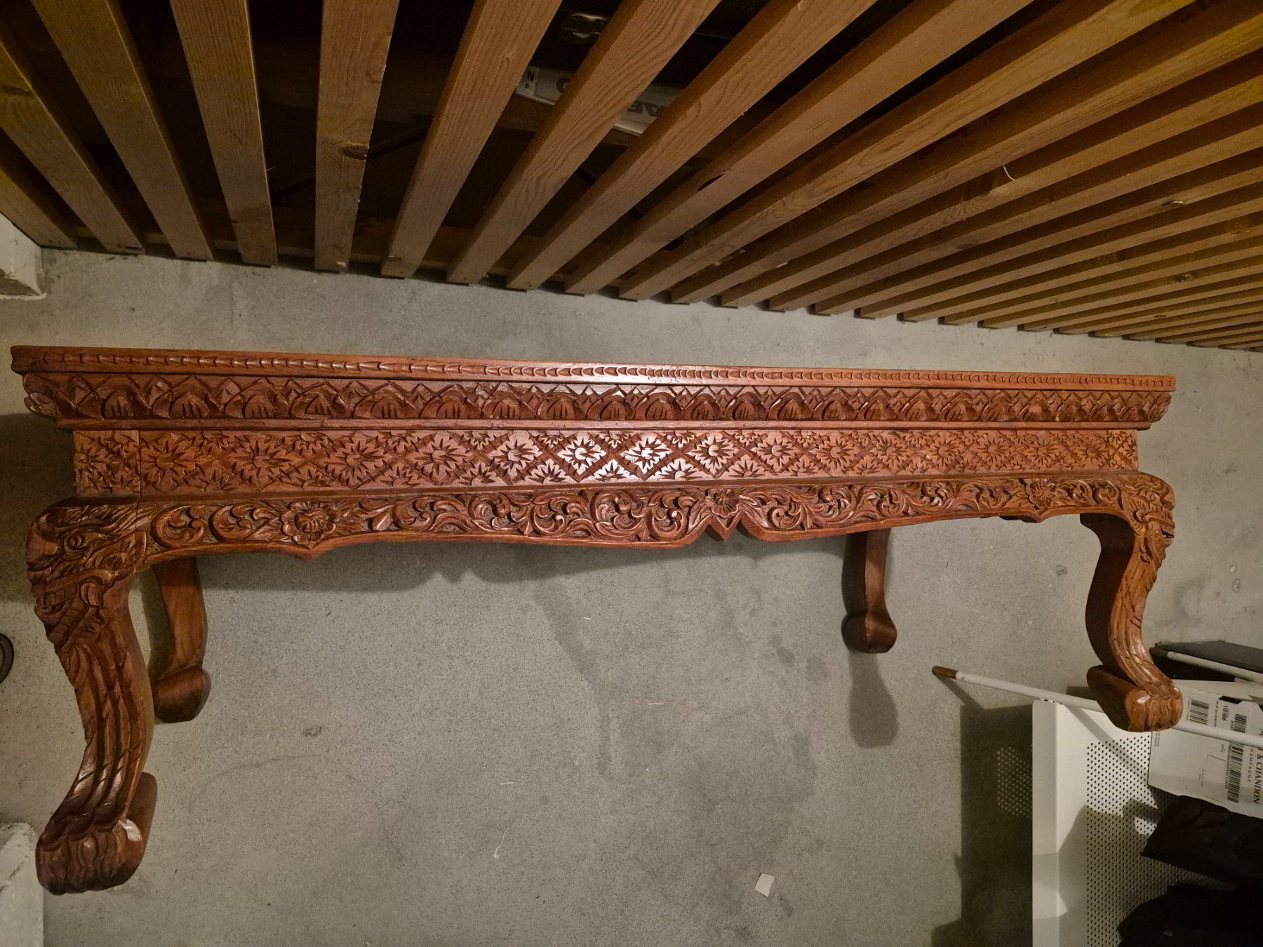 Articoli in legno: Handgeschnitzter Couchtisch, orientalischer S – Usato da Zürich venduto da yanickaem89 2