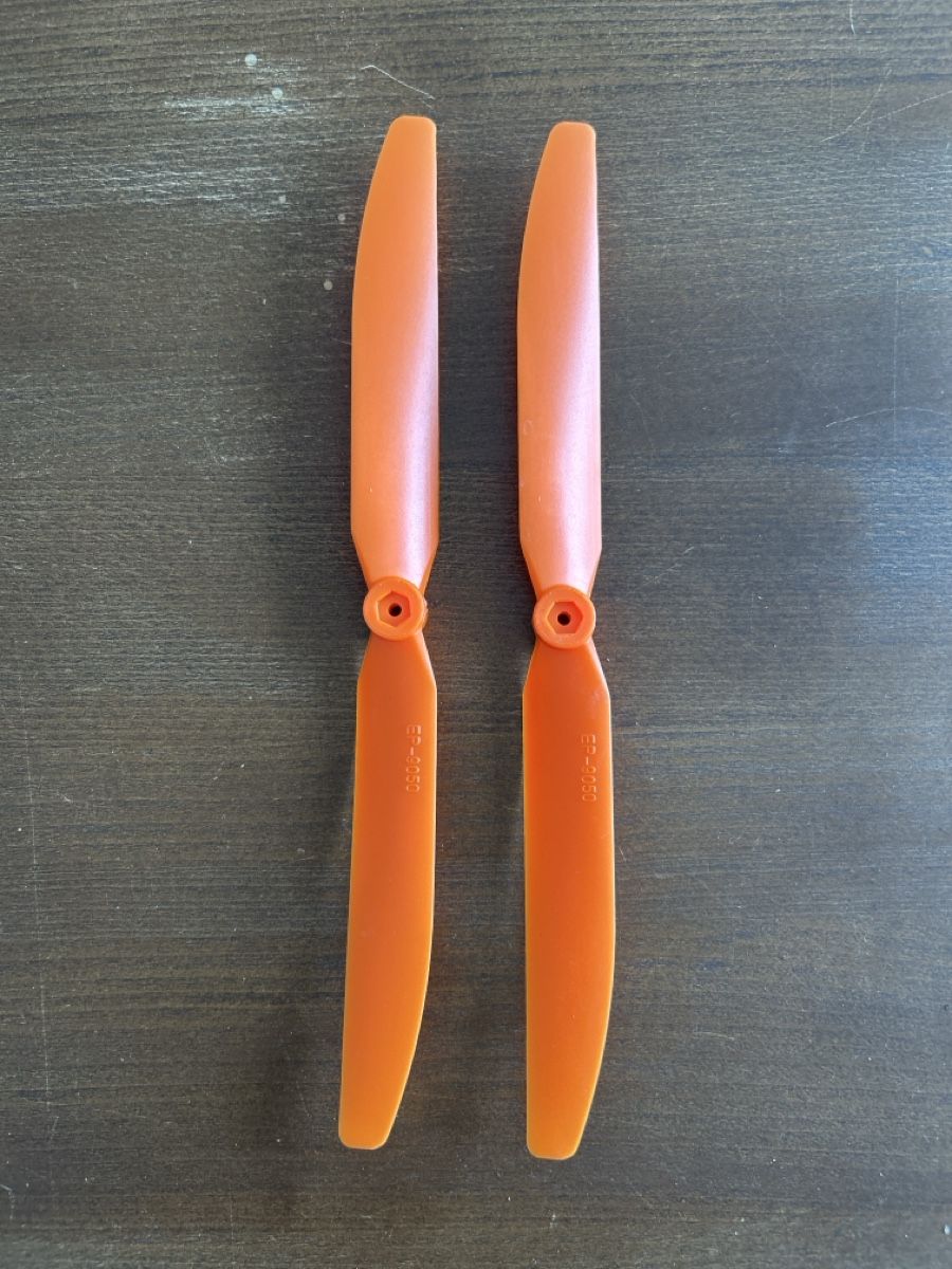 Modellismo RC: Propeller APC 9x5 Orange 2 Stück Neu – Nuovo (secondo la descrizione) da Bern venduto da ChristianHanke
