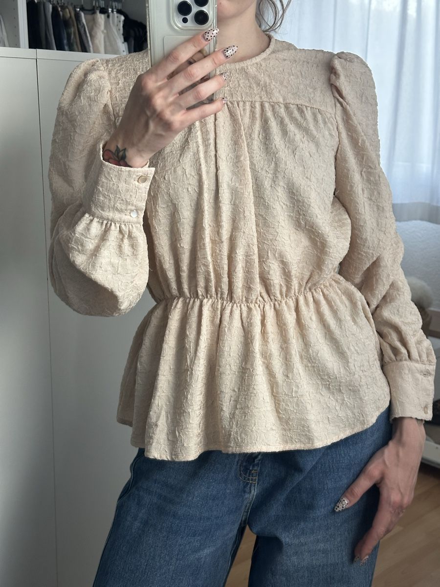 Blusen: Damen Bluse Langarm Creme Grösse S  – Gebraucht aus Frauenfeld von vanyllua 1