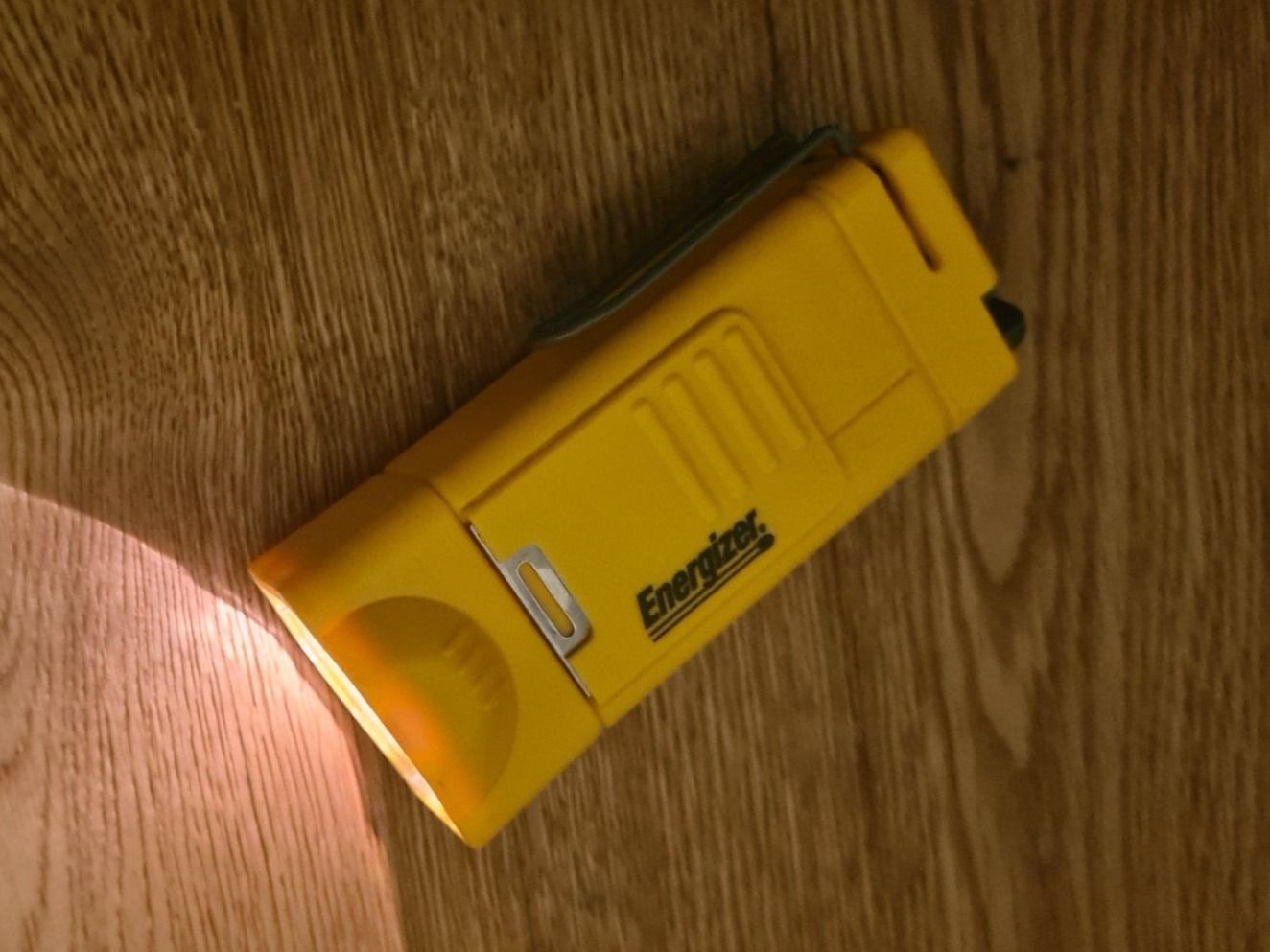 Lampen: Taschenlampe Camping – Gebraucht aus Bern von Respirit 2
