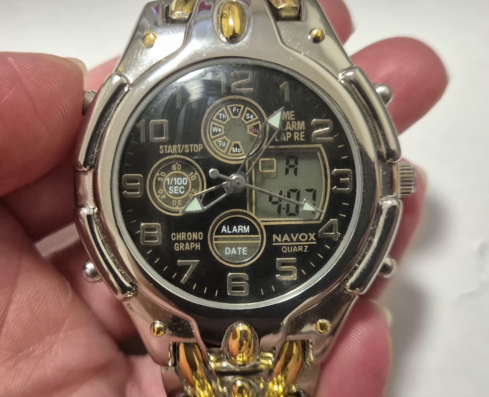 Orologi: Navox Chronograph – Difettoso da Genève venduto da BKYB