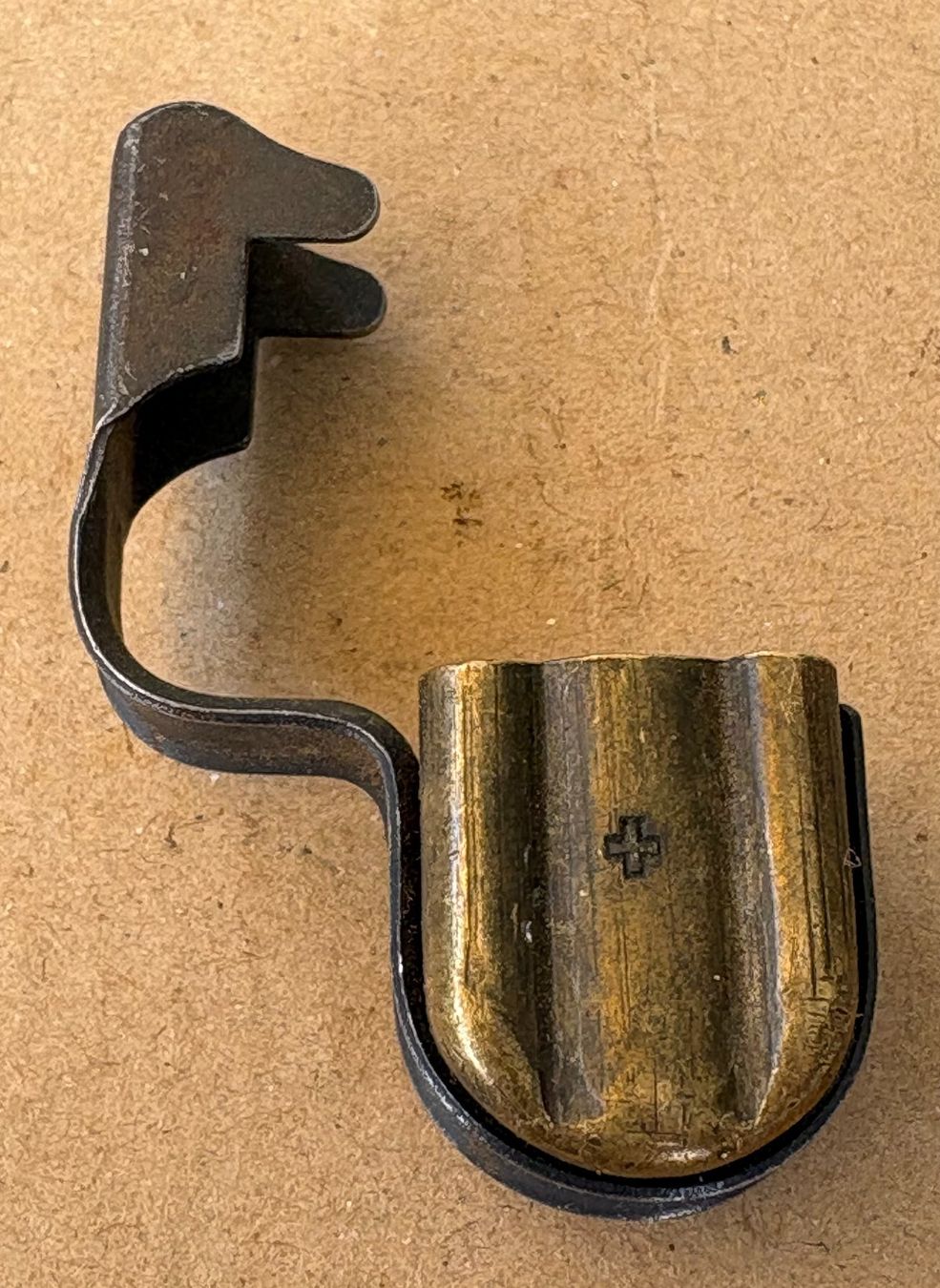 Armée suisse Armes blanches: VINTAGE LAUFSCHUTZDECKEL FÜR K11 ODER K31 – D'occasion à Ostermundigen par wini63