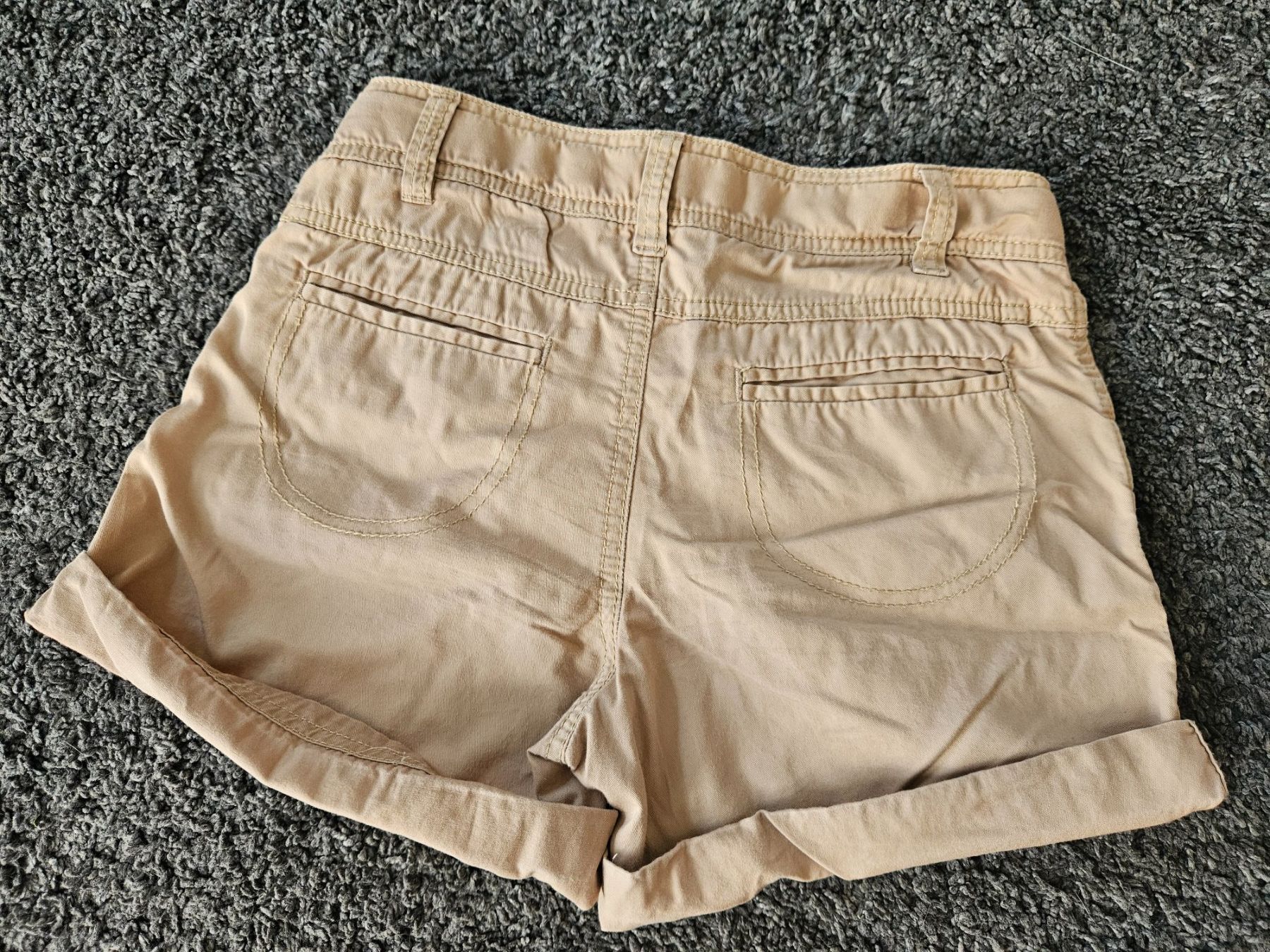 H&M Pantaloni: Shorts kurz 152 – Usato da Marthalen venduto da Himbeersugus 1