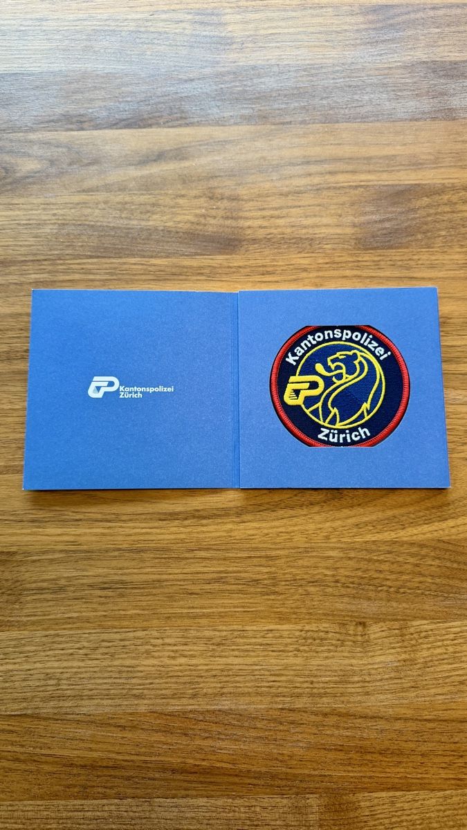 Patches: Patch Kantonspolizei Zürich in praktischer Box – Neu und originalverpackt aus Männedorf von MGB 1