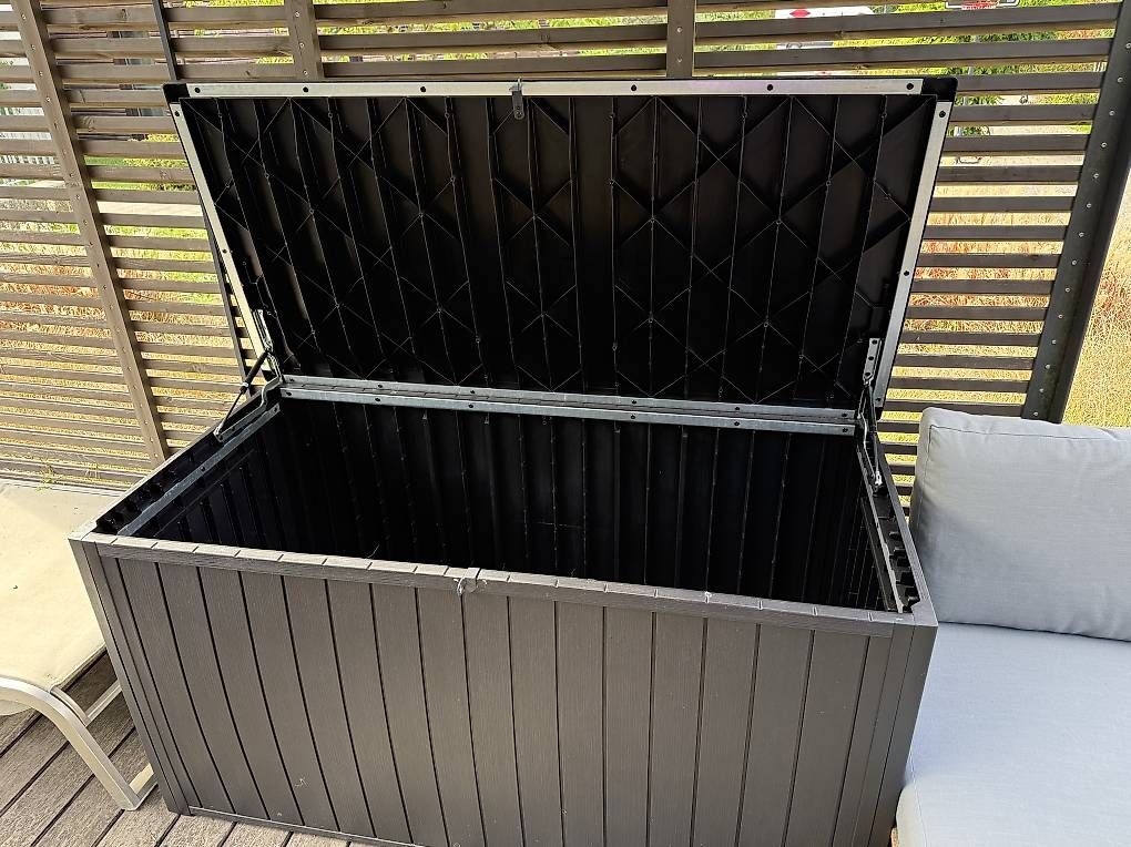 Coffres de rangement: Gartenbox Aufbewahrungsbox Keter – D'occasion à Regensdorf par ant_js8x 1