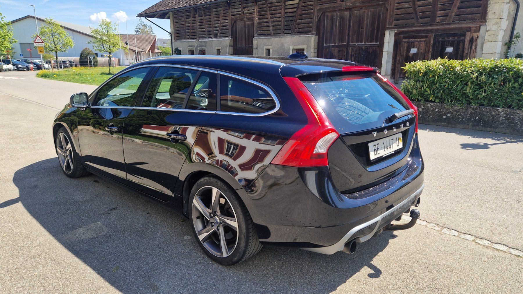 Volvo Automobili: Volvo V60 T6 R-Design ab MFK – Usato da Brügg BE venduto da Topoffice 3