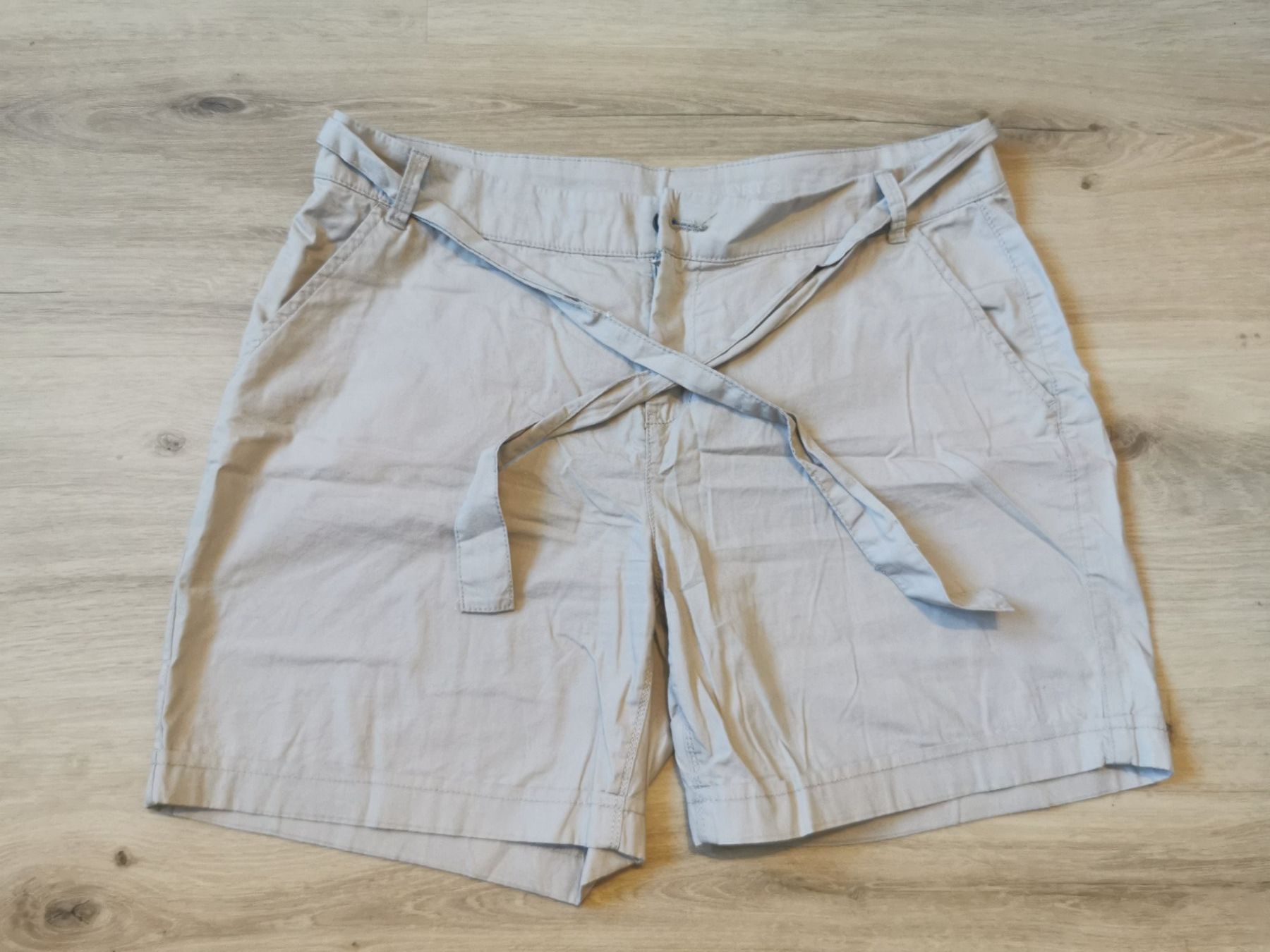 C&A Pantalons: Damen Shorts – D'occasion à Grosswangen par Weidhof6