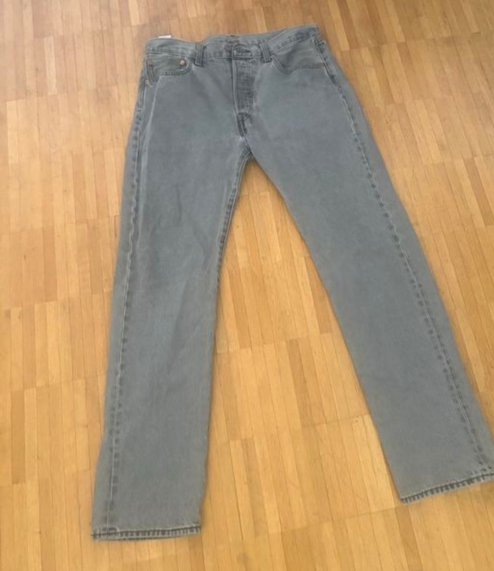 Levi's Jeans: Levi's 501 32x32 – Usato da Binz venduto da julijuli 5