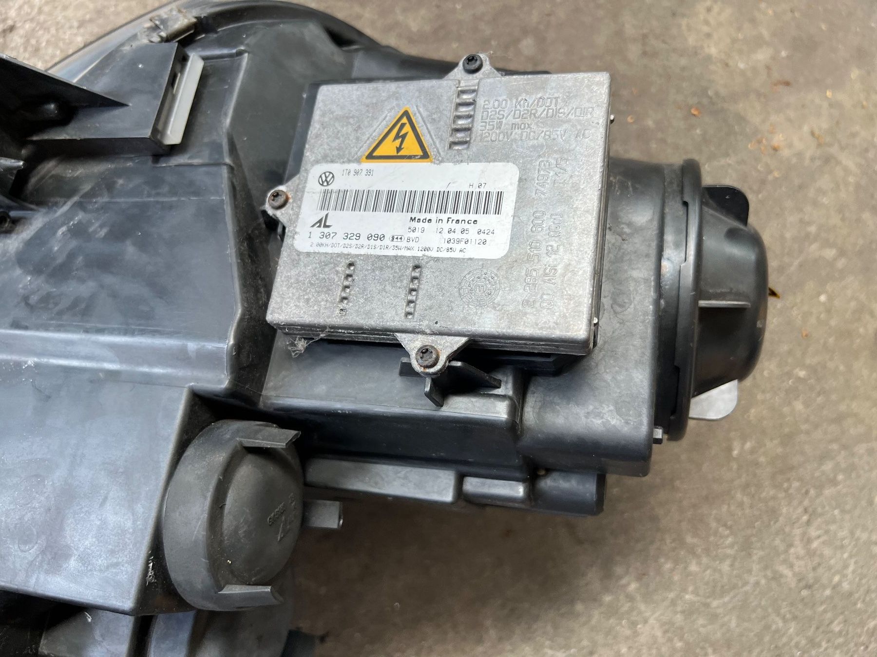 VW Fari: Xenon Scheinwerfer zu VW Golf 5 links – Usato da Safenwil venduto da vw-teile 2