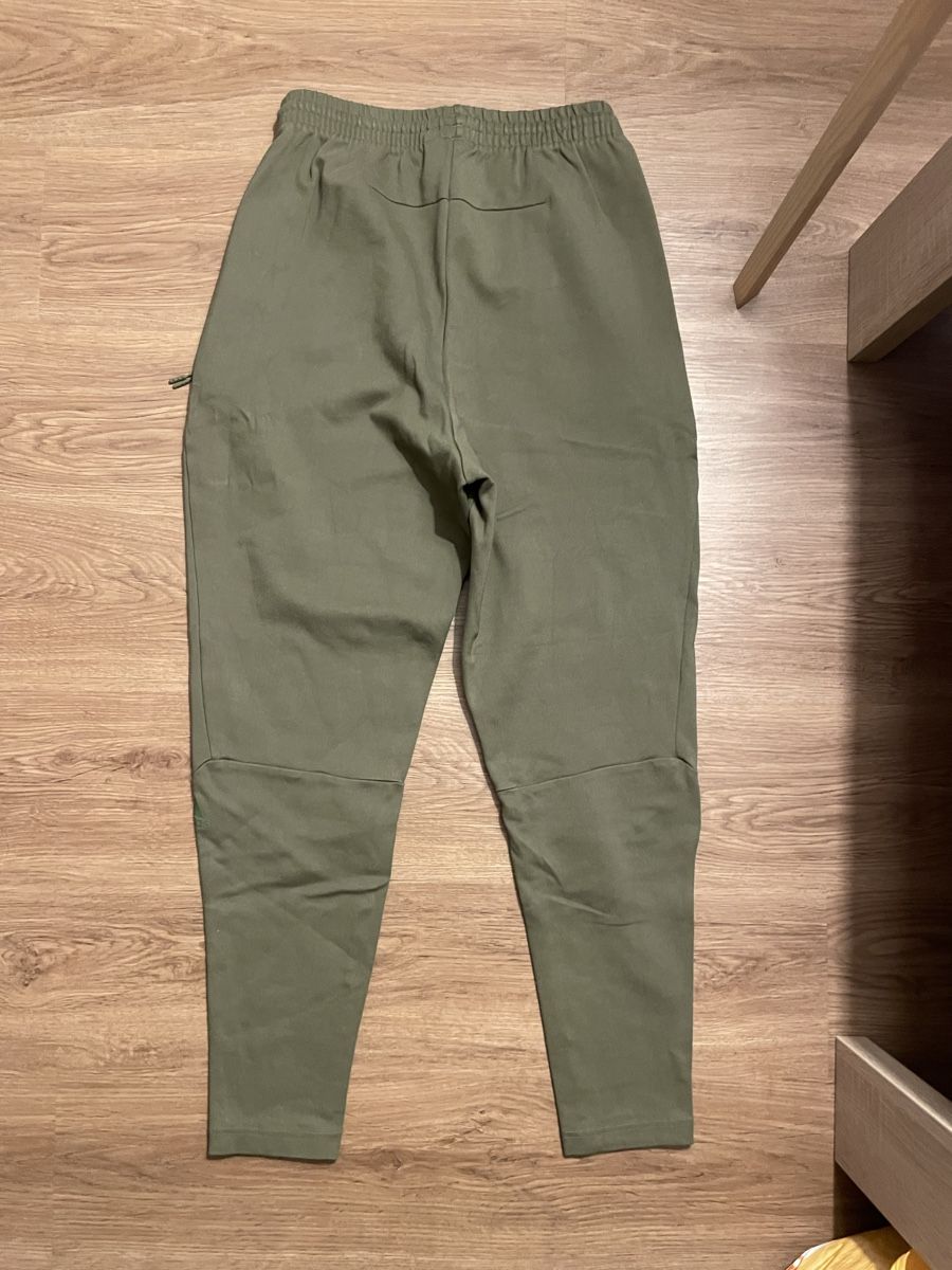 Adidas Hosen: Trainerhose Adidas – Gebraucht aus Jona von Nanuksiglu 1