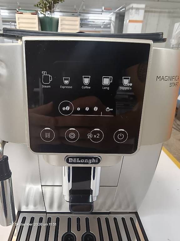 De'Longhi Macchine per caffè & Macchine per espresso: De Longhi Magnifica Start – Usato da Küssnacht am Rigi venduto da Arihar 2