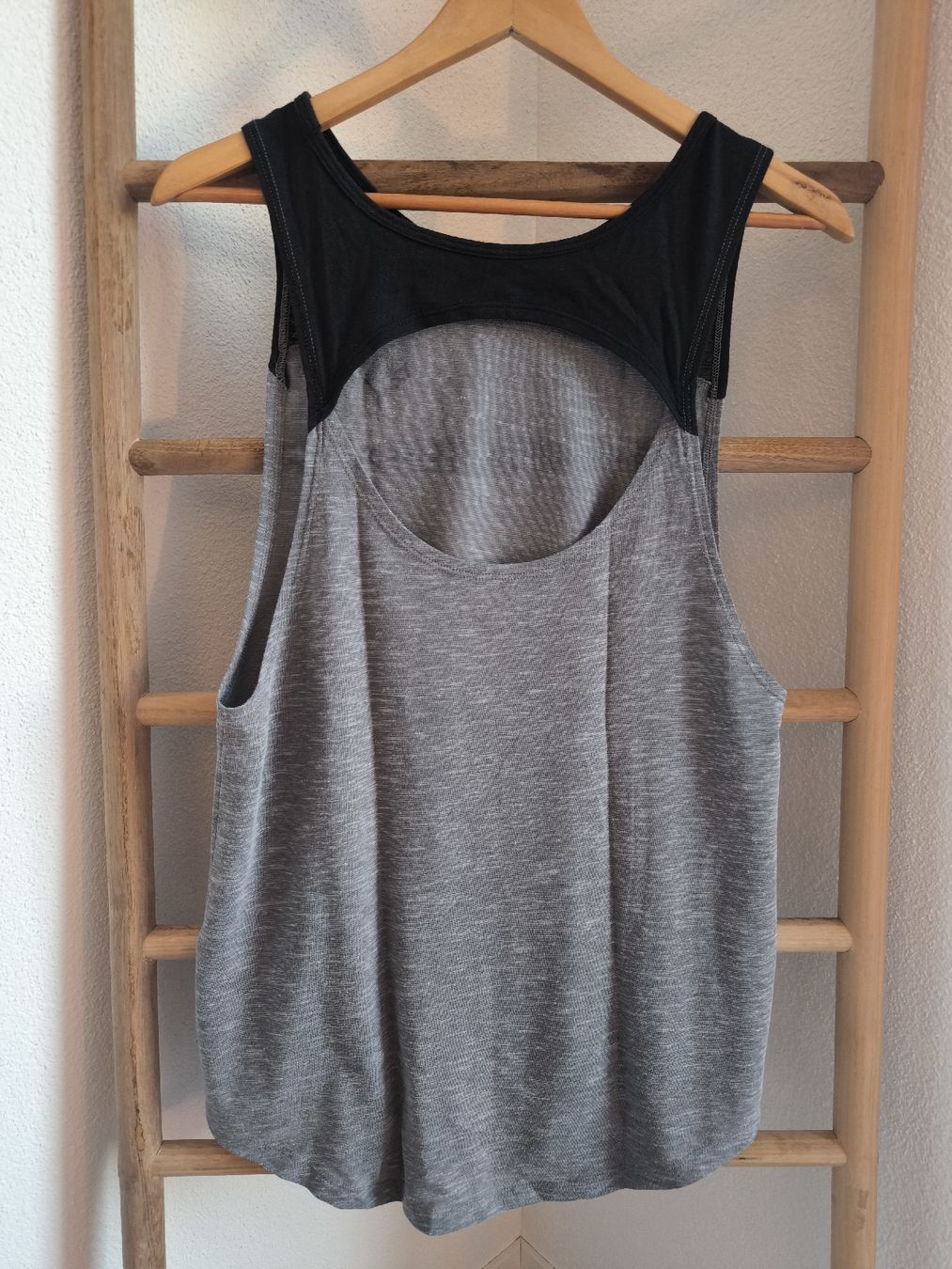 Puma Top: Puma Tank Top, Gr. M, grau/schwarz – Usato da Niederrohrdorf venduto da yan_zkz6 1