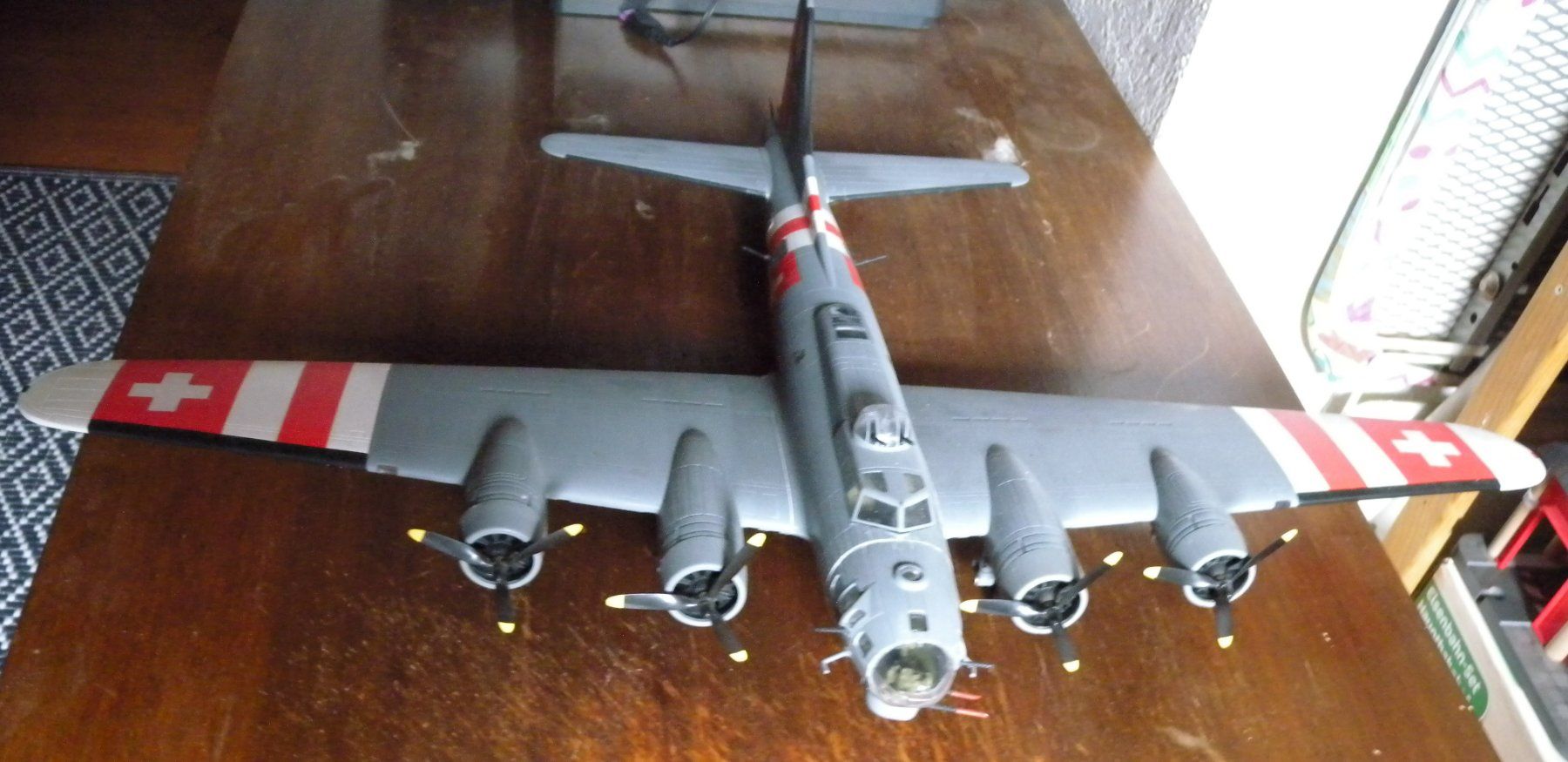 Boeing Kit di modellismo & Modellini statici: Boeing B-17 Flying Fortress, Schweizer Design – Usato da Hauenstein venduto da davia72
