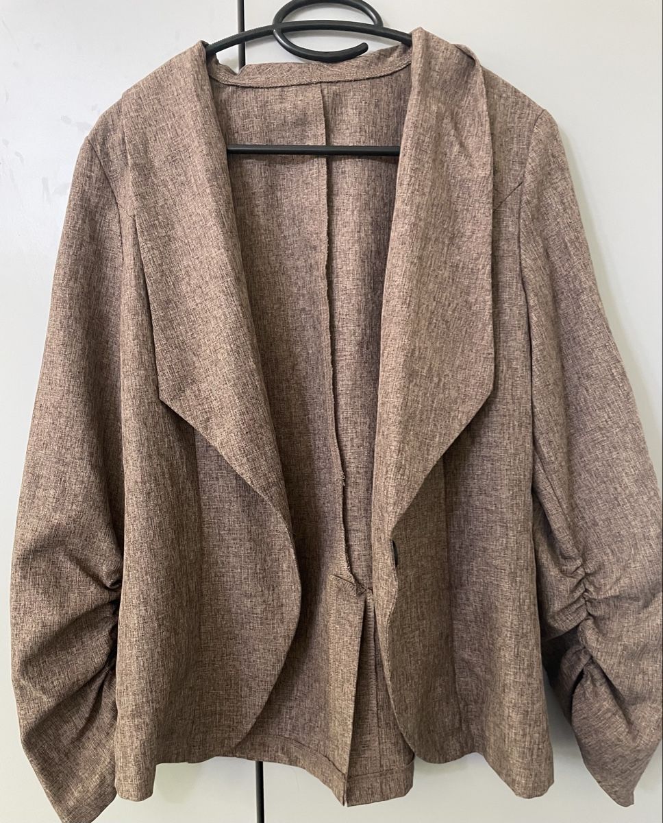 Giacche: Brauner Blazer mit gerafften Ärmeln -Neu! – Nuovo e nell'imballaggio originale da Au ZH venduto da Jaggy4 1