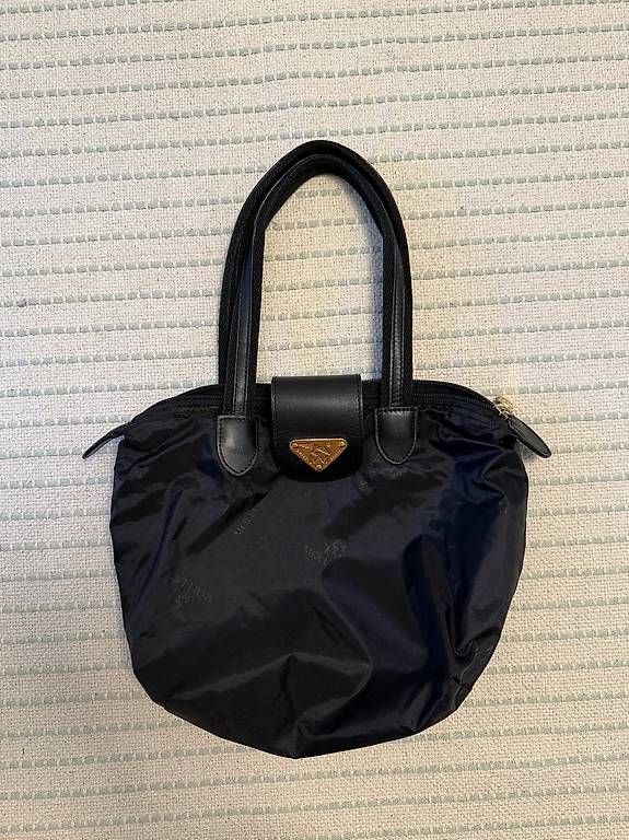 Maison Mollerus Taschen für Damen: Maison Mollerus Nylontasche schwarz – Gebraucht aus Bern von Sareliii