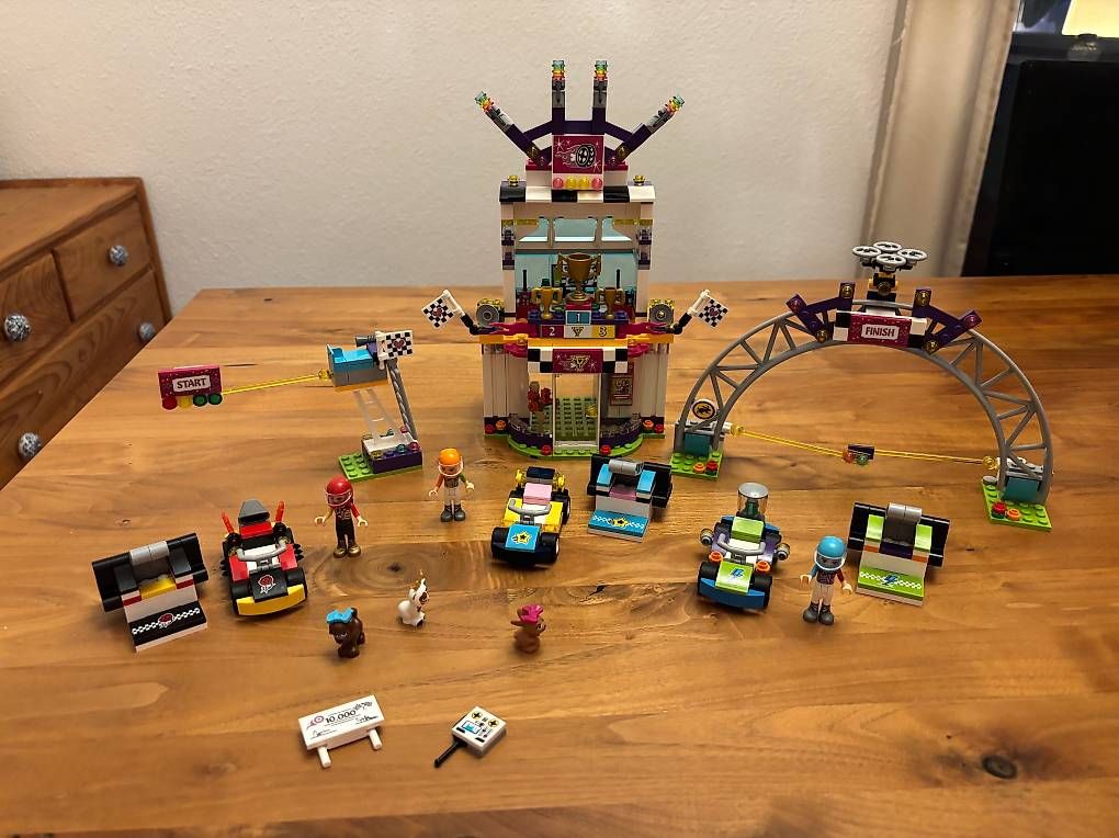 Lego Spielzeuge: LEGO Friends Das grosse Rennen / 41352 – Gebraucht aus Horw von bar_5nkm