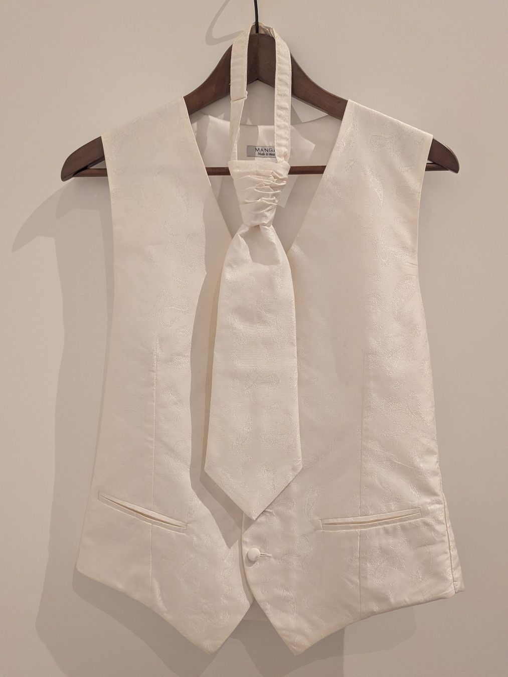Gilet & Giacche: Gilets de mariage – Usato da St-Aubin-Sauges venduto da pafpif