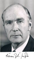 Patrick Hillery 1923-2008 Autogramm signiert Foto 10x15cm