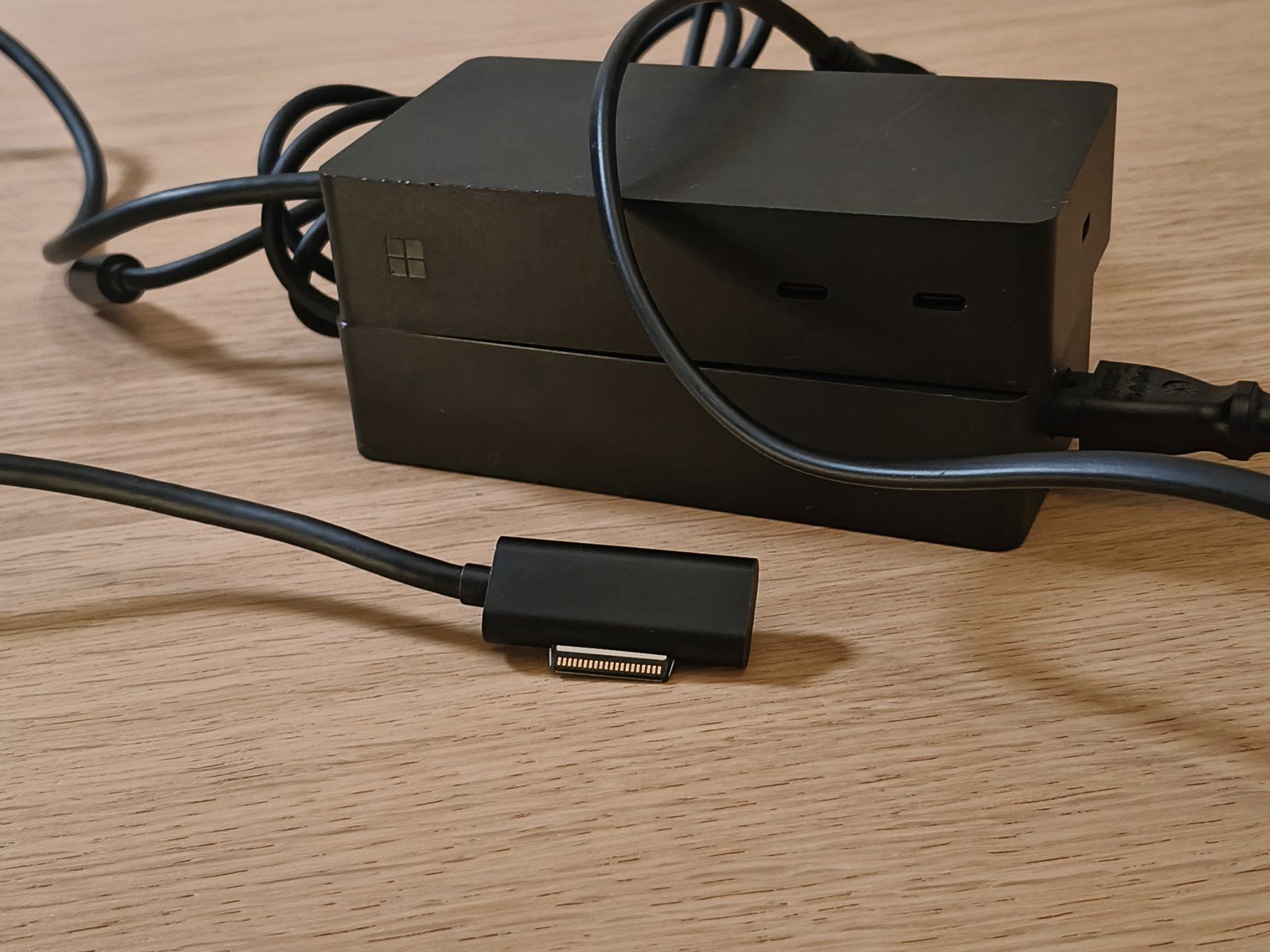 Microsoft Dockingstation: Microsoft Surface Dock 2 - In gutem Zustand – Gebraucht aus Zürich von DonBodo 1