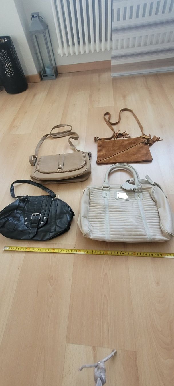 Borse da donna: Set 4 Handtaschen – Nuovo (secondo la descrizione) da Schöfflisdorf venduto da cri_8gn5 4
