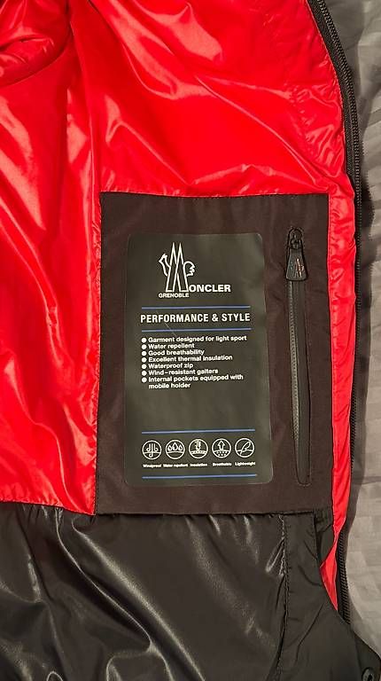 Giacche: Giacca Moncler Grenoble Performance & Style – Usato da Agarone venduto da mar_5cjh 1