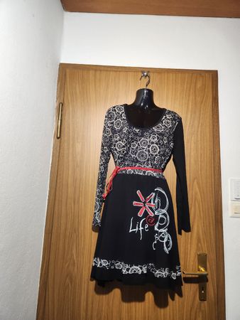 Robe Desigual noire imprimée cœur rouge taille L/ XL