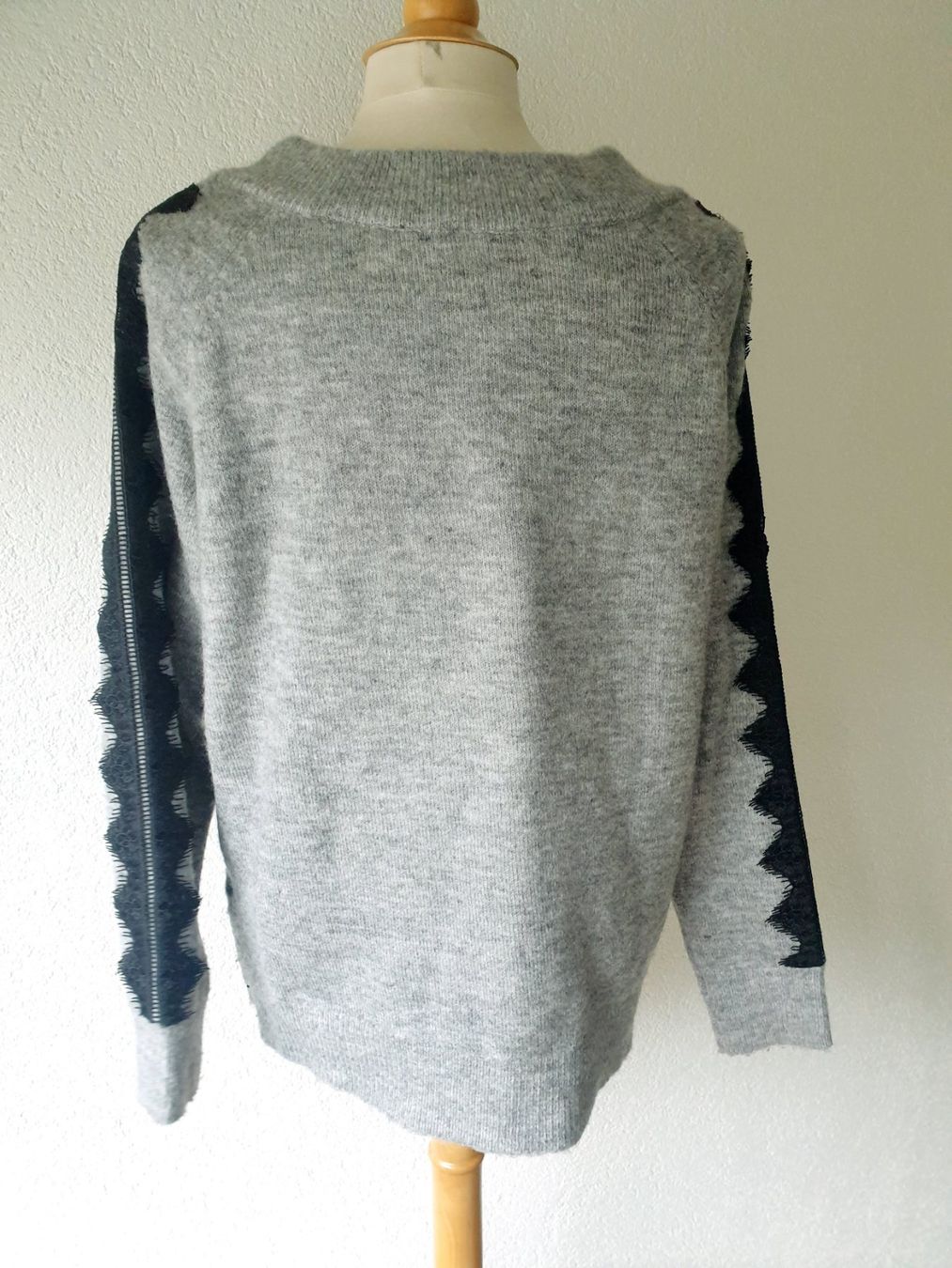 Pulls & Sweat-shirts: PULLOVER PULLI M 38 GRAU SCHWARZ MIT SPITZE WARM KUSCHELIG – D'occasion à Elsau par the-colorful-side 5