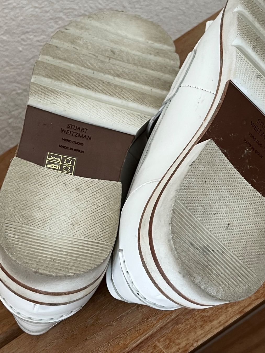 Stuart Weitzman Scarpe da donna: Stuart Weitzman: weisse Loafer mit Troddeln, 38 – Usato da Luzern venduto da ellitussi 3
