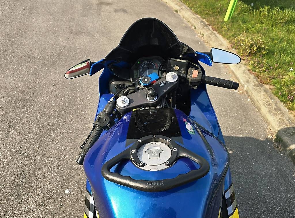 Strada: HONDA CBR 600 rr - 2003 – Usato da Lucens venduto da Dario.Magno 3
