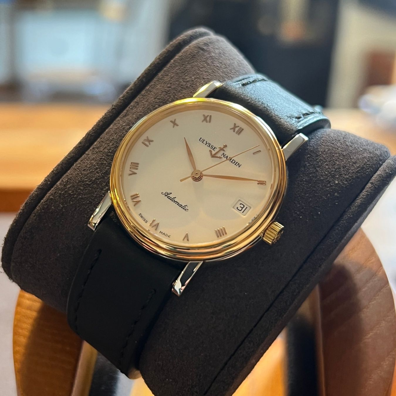 Ulysse Nardin Orologi: Ulysse Nardin Automatic Date Gold Bezel 135-22 – Usato da Carouge GE venduto da Watchaser 7