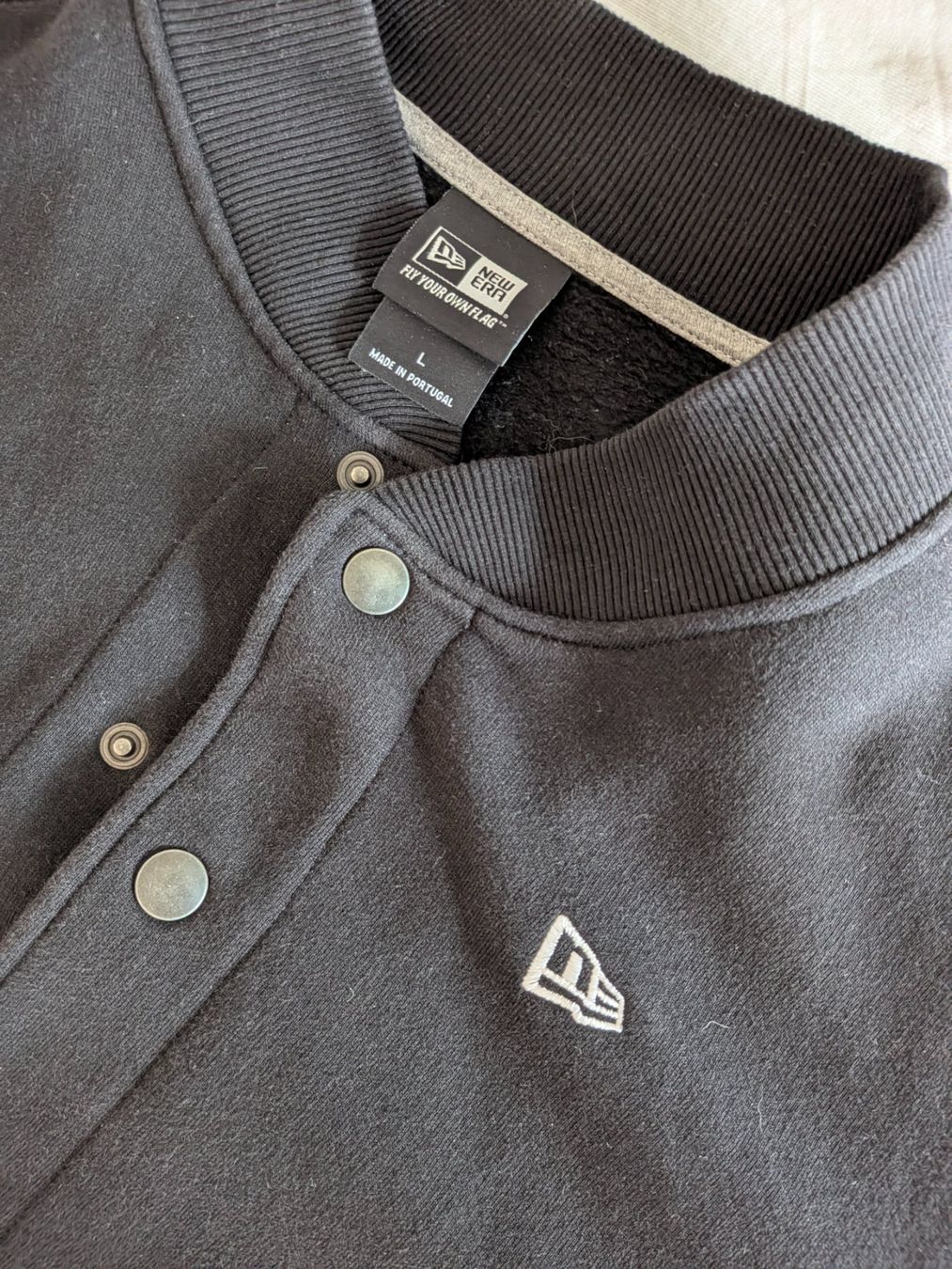 New Era Giacche: Veste New Era college – Usato da Genève venduto da zeKxa 1