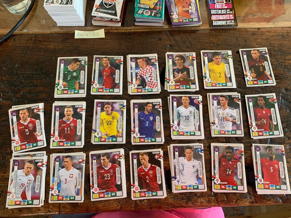 Lot De 220 Cartes Panini Et Topps - Cartes De Football à Collectionner