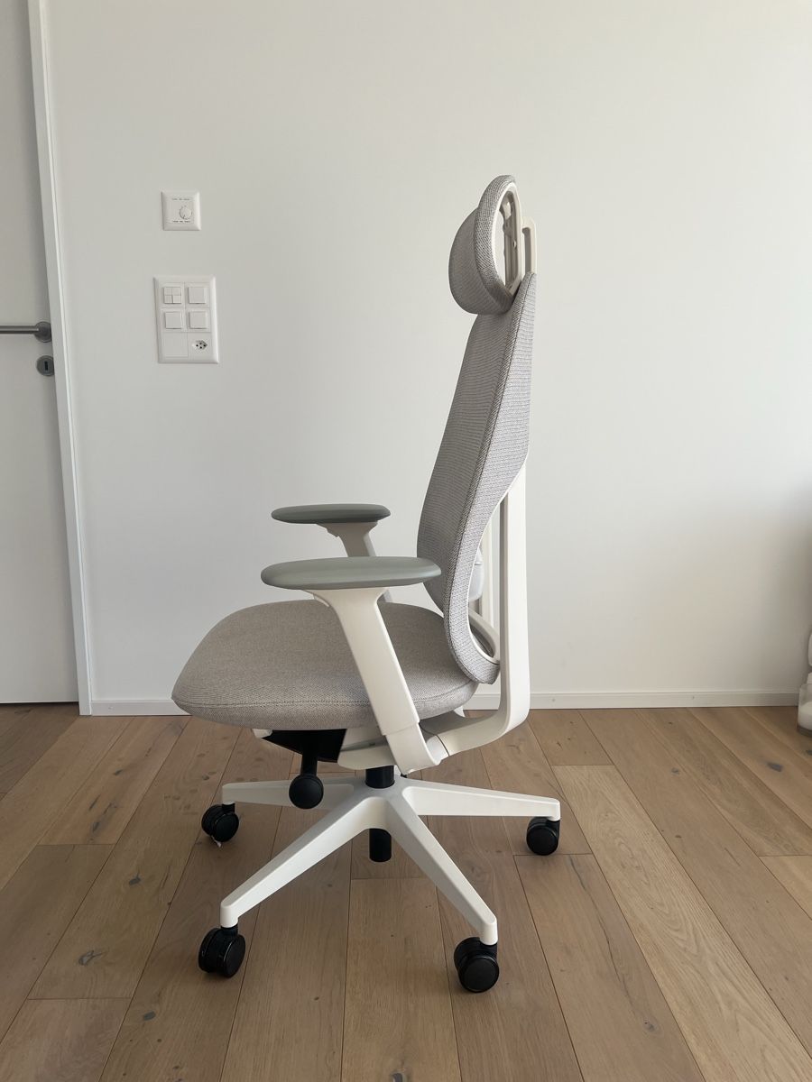 Stühle: ofinto Cloud ergonomic office chair with headrest – Gebraucht aus Zug von pai_pf8z 3