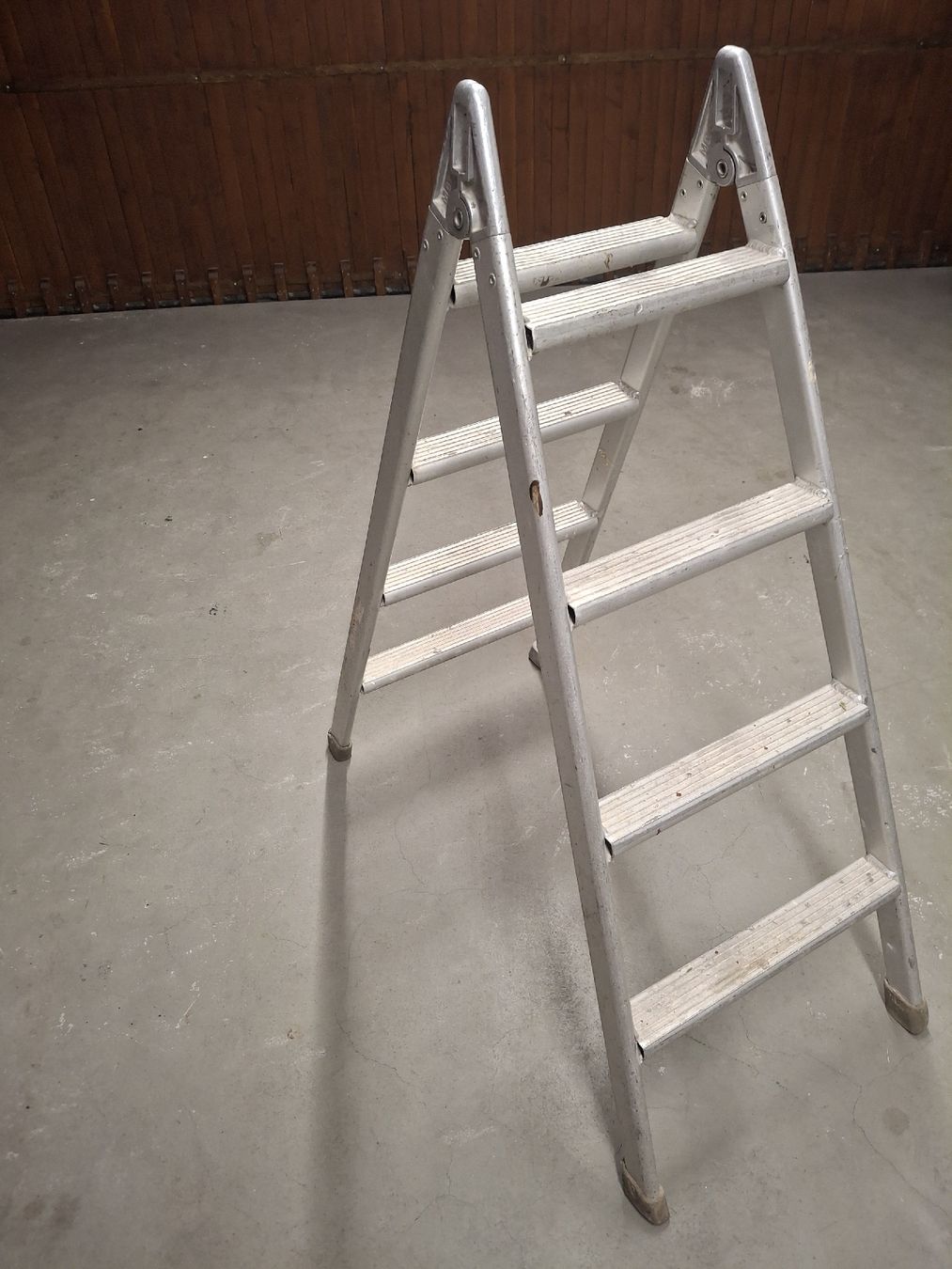 Scale: Bockleiter Aluminium vier sprossig – Usato da Rufi venduto da Resju